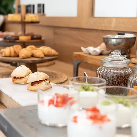 Отель Arenas Atiram 4*