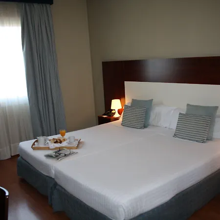 Отель Arenas Atiram