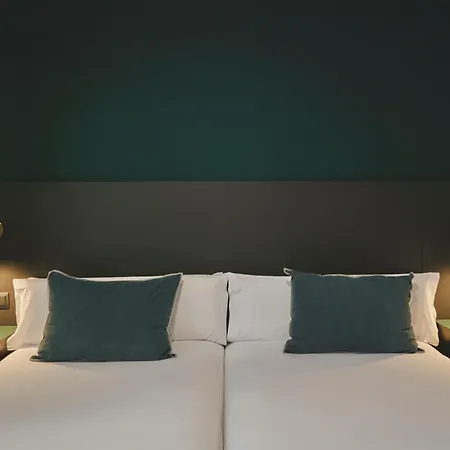 Arenas Atiram Otel