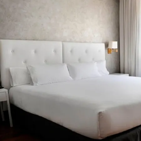 Otel Arenas Atiram